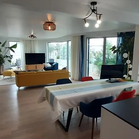 150m2 And A 45m2 Terrace At 8th Floor With Air Conditioning Paris