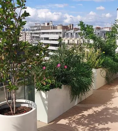150m2 And A 45m2 Terrace At 8th Floor With Air Conditioning Paris