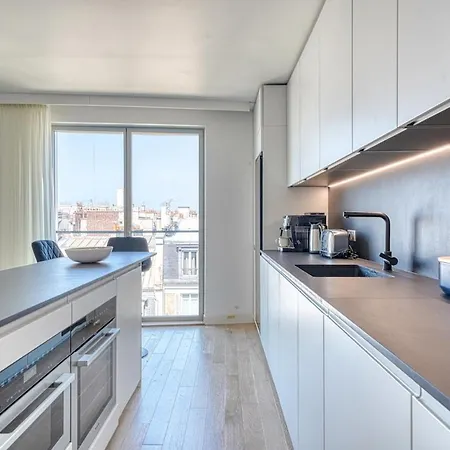 150m2 And A 45m2 Terrace At 8th Floor With Air Conditioning Apartment