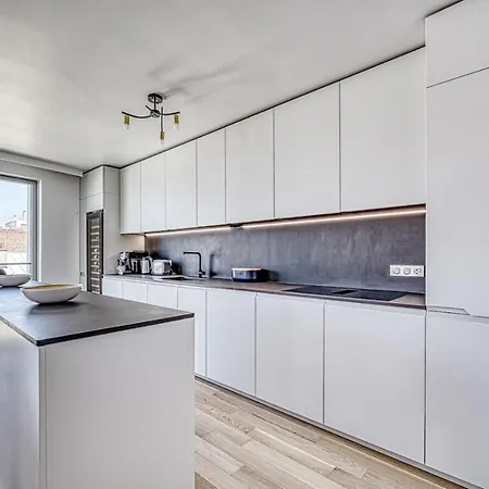 Apartment 150m2 And A 45m2 Terrace At 8th Floor With Air Conditioning *